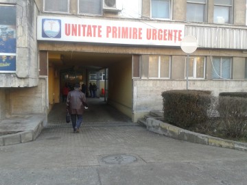 O femeie de 40 de ani a fost lovită de o şoferiţă neatentă